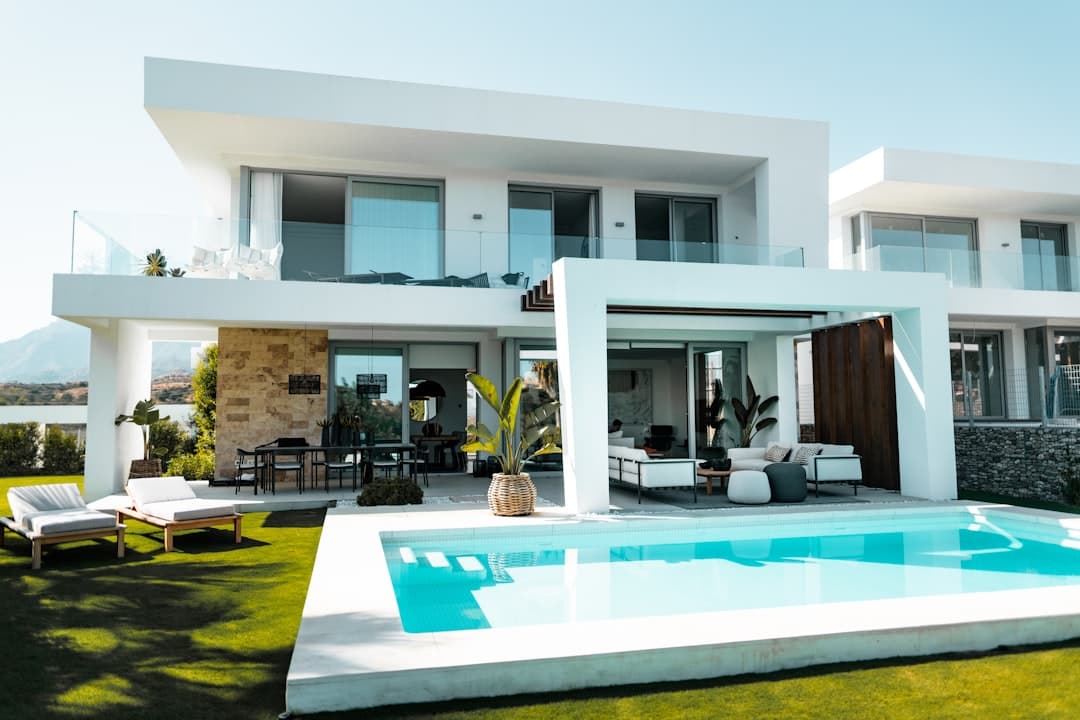Artificial Grass vs Natural Lawn in Cyprus: Which Is Better for Your Villa Garden? — Expert guide by Green Planet Gardening Cyprus